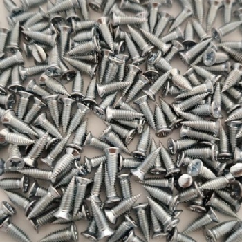 Special flat head screw for light steel keel